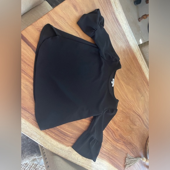 Black womens top, stretchy, like new - Picture 1 of 2